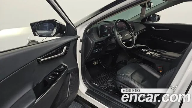 Kia EV6 — Фото автомобиля 10