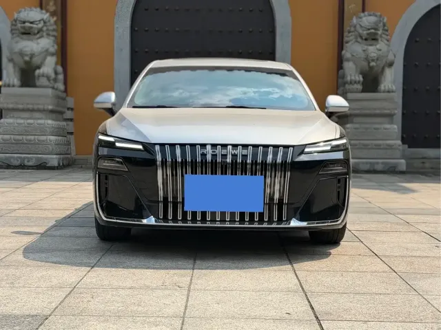 Roewe Roewe M7 DMH 2025 Base — Фото автомобиля 2