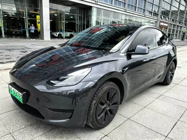 Фотография автомобиля — Tesla Model Y