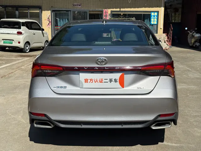 Toyota Avalon — Фото автомобиля 4