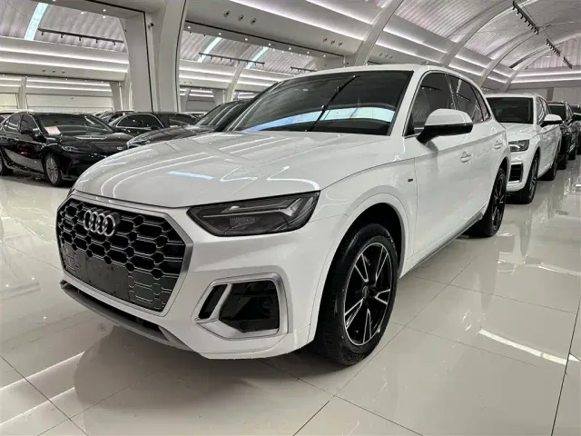 Фотография автомобиля — Audi Q5L