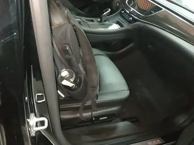 Buick LaCrosse — Фото автомобиля 24