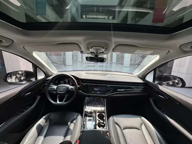 Audi Q7 — Фото автомобиля 15
