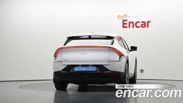 Kia EV6 — Фото автомобиля 4
