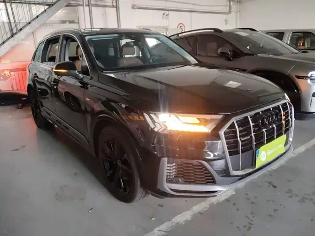 Audi Q7 — Фото автомобиля 3