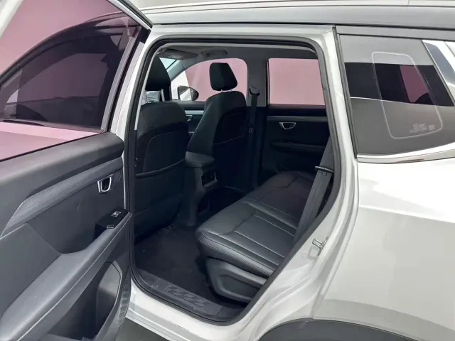 Wuling Asta — Фото автомобиля 6