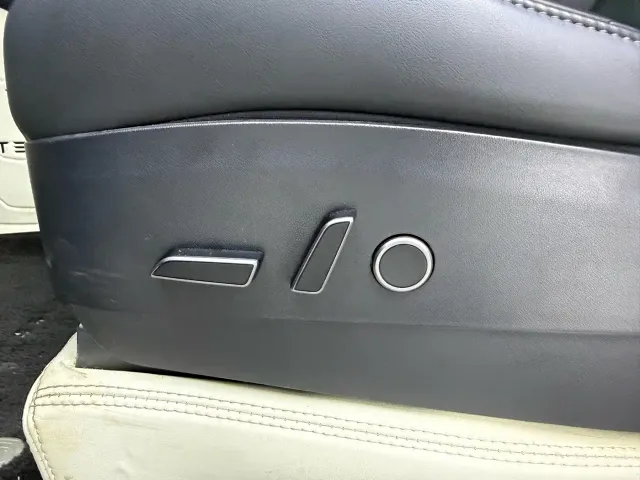 Tesla Model Y — Фото автомобиля 15