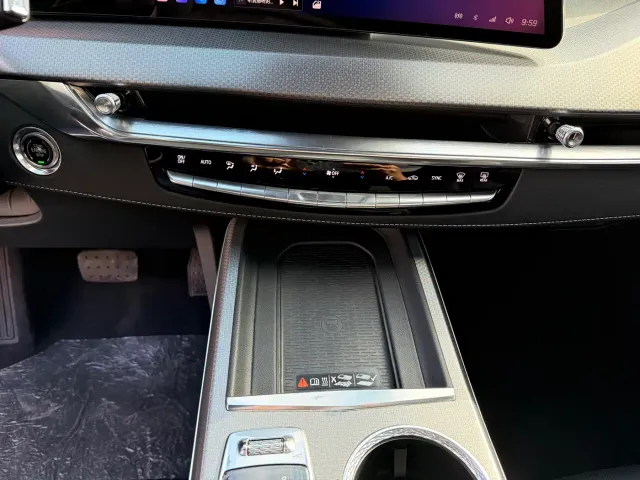 Cadillac XT5 — Фото автомобиля 9