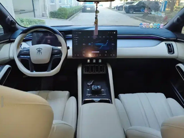 BYD Song L EV — Фото автомобиля 9