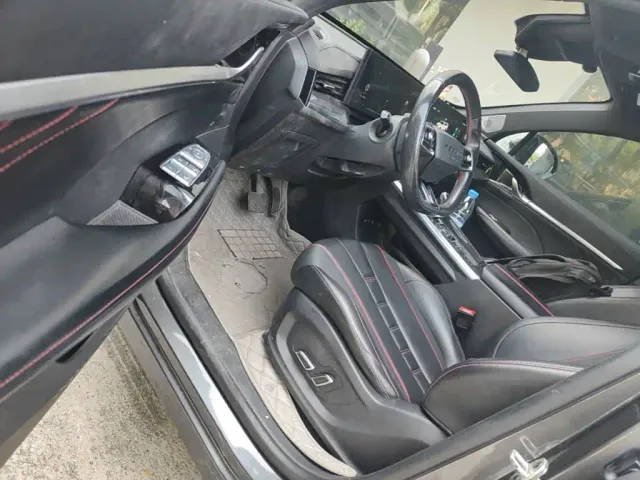 Roewe RX5 Max — Фото автомобиля 13
