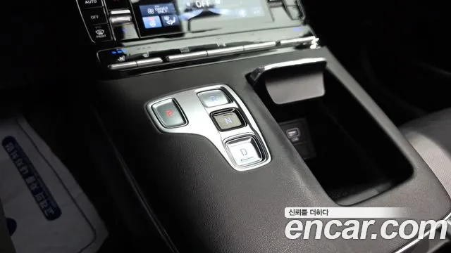 Hyundai Grandeur Grandeur (New) Hybrid — Фото автомобиля 9