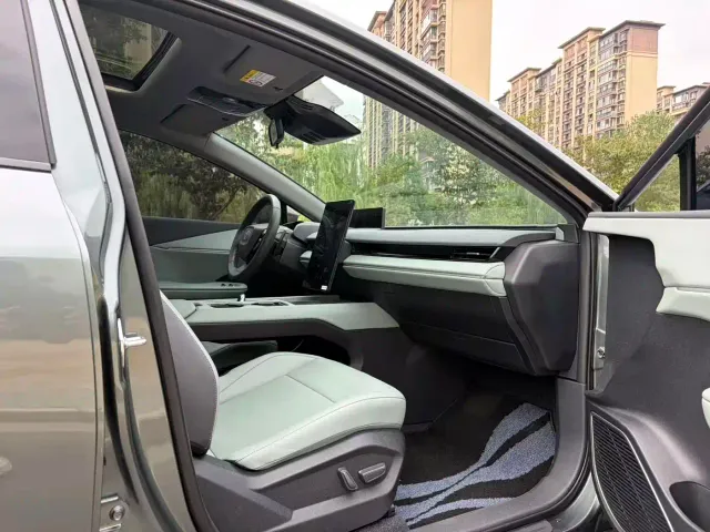 Toyota bZ3 — Фото автомобиля 9