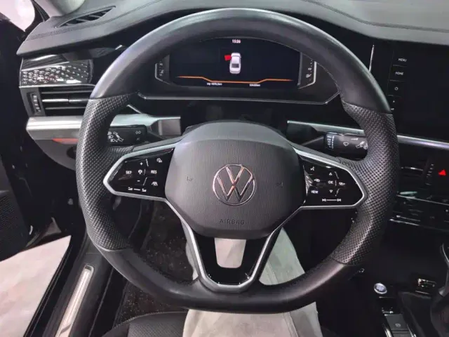 Volkswagen Passat — Фото автомобиля 15