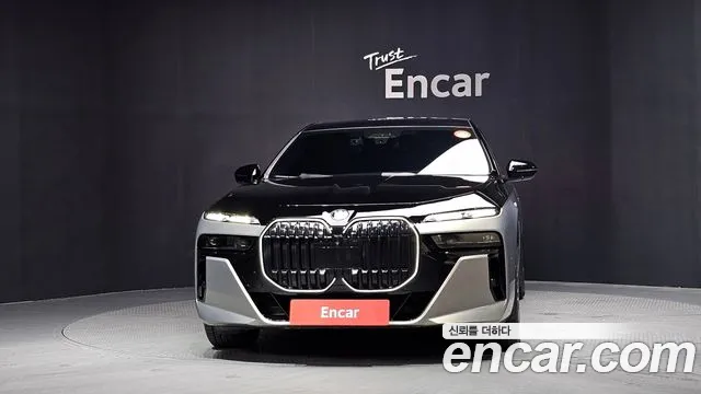 BMW 7-Series 7 серия (G70) 740i sDrive M Sport — Фото автомобиля 3