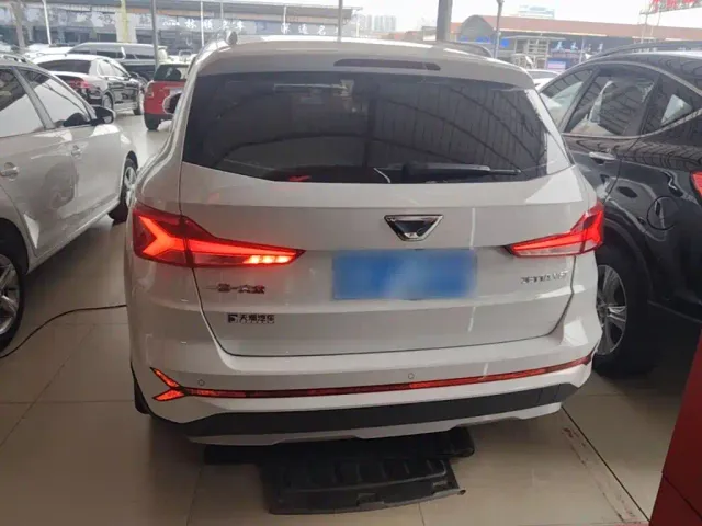 Jetta VS7 — Фото автомобиля 5