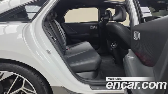 Hyundai Ioniq 6 — Фото автомобиля 17