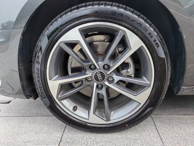 Audi A4L — Фото автомобиля 8