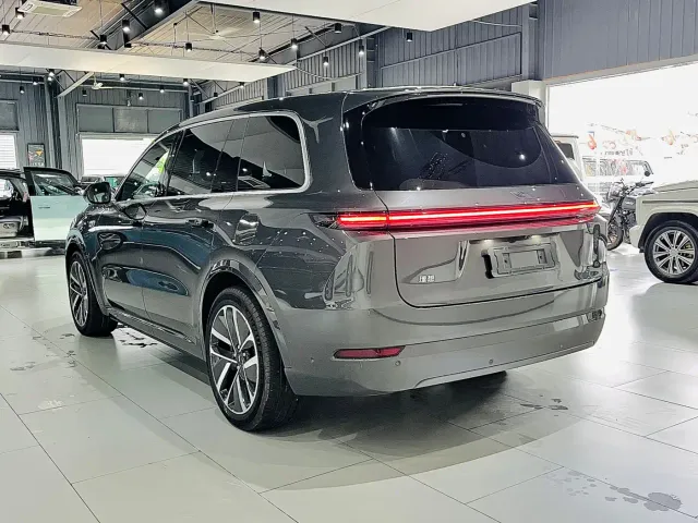 Li Auto L9 — Фото автомобиля 7