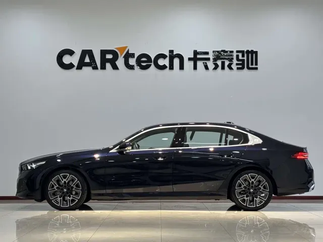 BMW 5 Series — Фото автомобиля 22