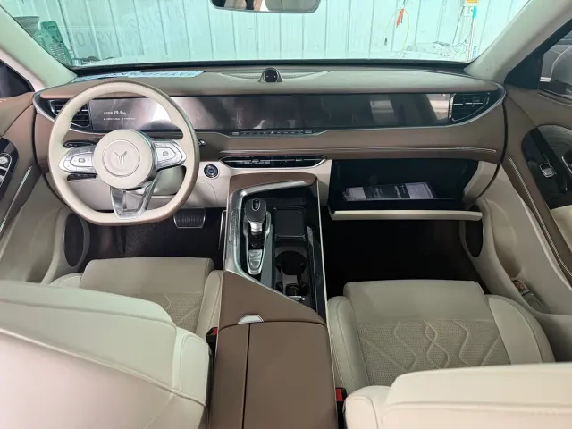Voyah Auto VOYAH FREE 2021 AWD Standard Range Extender Exclusive Luxury Package — Фото автомобиля 5