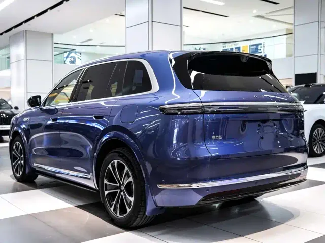 Aito M7 — Фото автомобиля 8