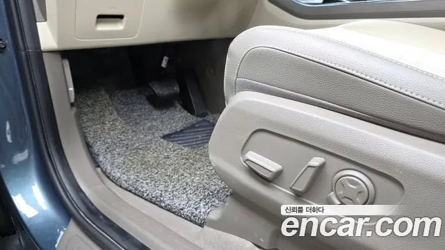 Kia Carnival 4th Gen — Фото автомобиля 30