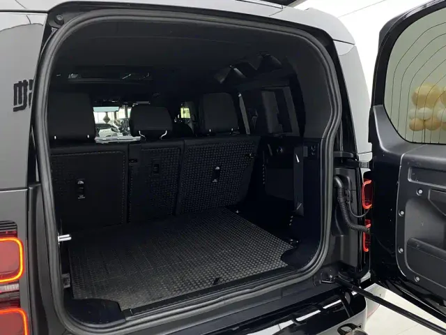 Land Rover Defender — Фото автомобиля 27