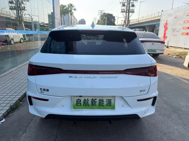 BYD e2 — Фото автомобиля 10