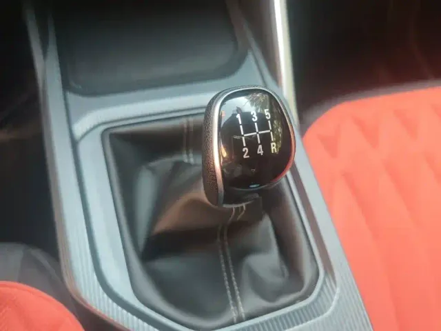 Geely Emgrand — Фото автомобиля 6