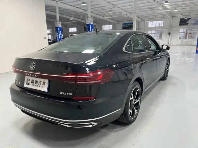 Volkswagen Passat — Фото автомобиля 4