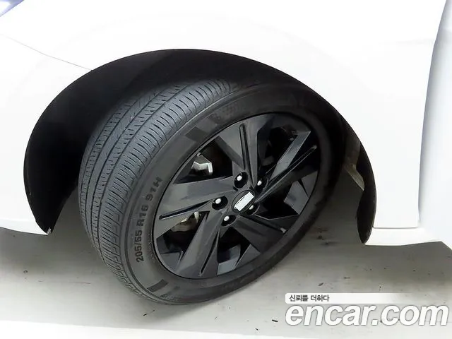 Hyundai Avante CN7 — Фото автомобиля 19