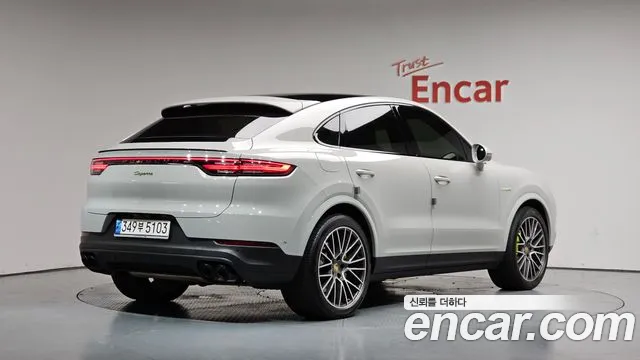 Porsche Cayenne — Фото автомобиля 2