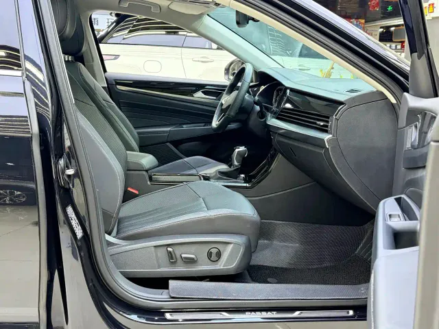 Volkswagen Passat — Фото автомобиля 16