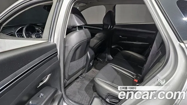Hyundai Tucson Tucson (NX4) Дизель 2.0 2WD — Фото автомобиля 11