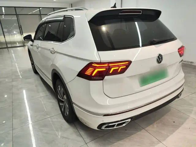 Volkswagen Tiguan L PHEV — Фото автомобиля 22