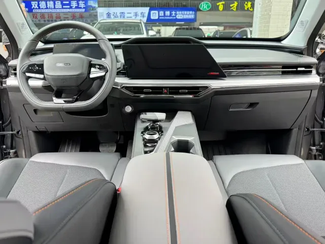 Changan Z6 — Фото автомобиля 9