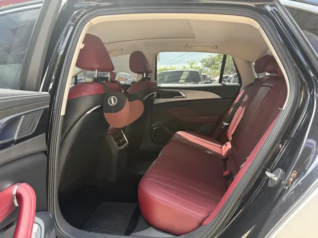 Hongqi H5 — Фото автомобиля 6