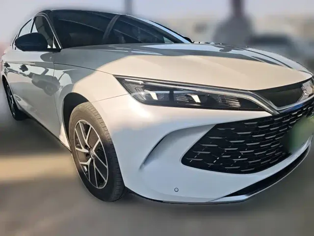 BYD Qin L — Фото автомобиля 24