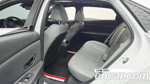 Hyundai AVANTE Новый Avante (CN7) — Фото автомобиля 16