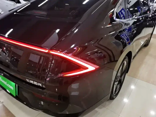 Wuling Starlight — Фото автомобиля 7
