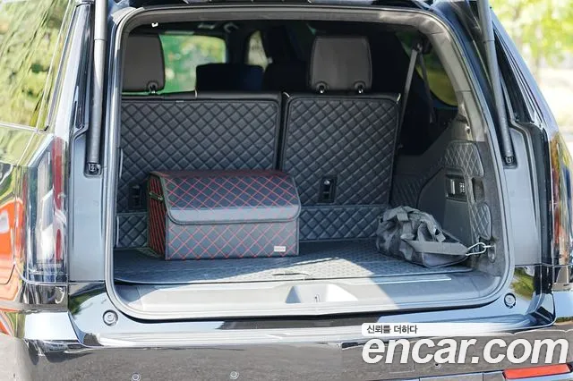 Cadillac Escalade Generation 5 — Фото автомобиля 17