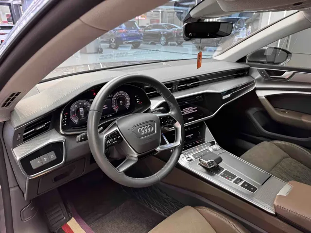 Audi A7L — Фото автомобиля 4
