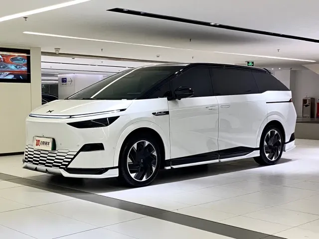 Фотография автомобиля — Xpeng X9