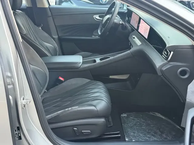 Roewe D7 — Фото автомобиля 16