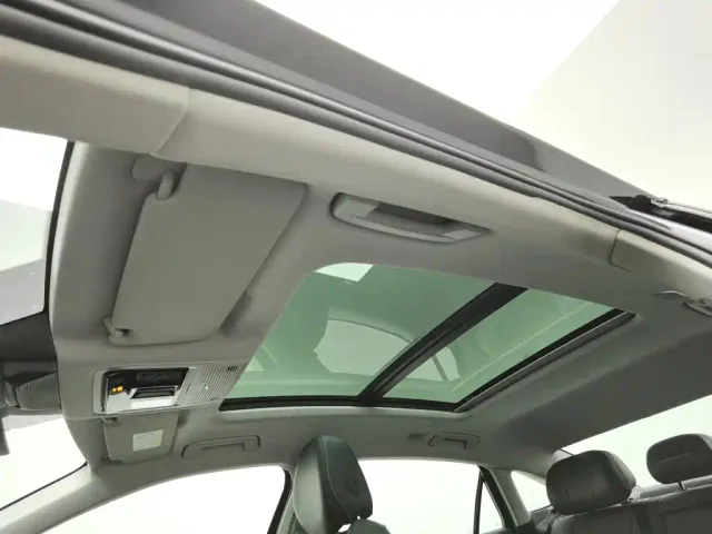 Volkswagen Passat — Фото автомобиля 14