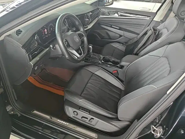 Volkswagen Passat — Фото автомобиля 14