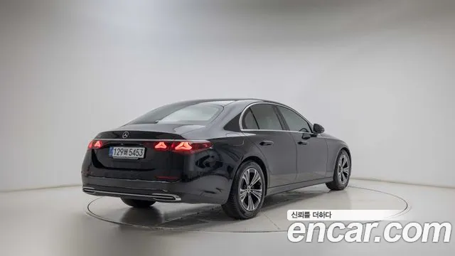 Mercedes-Benz E-Class W214 — Фото автомобиля 2