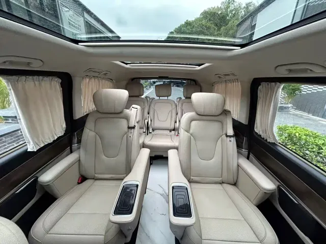 Mercedes-Benz V-Class — Фото автомобиля 13