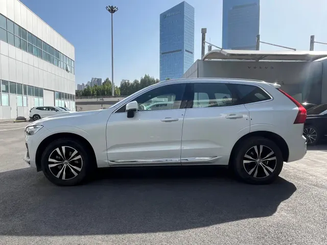 Volvo XC60 — Фото автомобиля 3