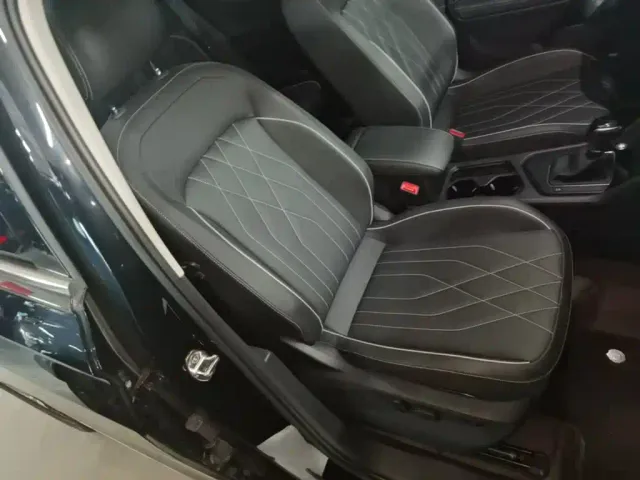 Volkswagen Tiguan L — Фото автомобиля 24